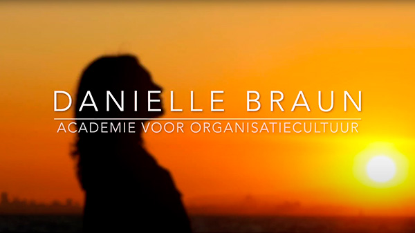 Een film van Danielle Braun - Aandacht is het nieuwe goud.