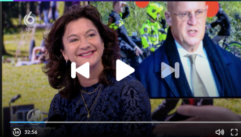 Danielle Braun aan tafel bij In het hart van Nederland Sbs 6 over hoe het is gelukt dit zonnige weekend thuis te blijven