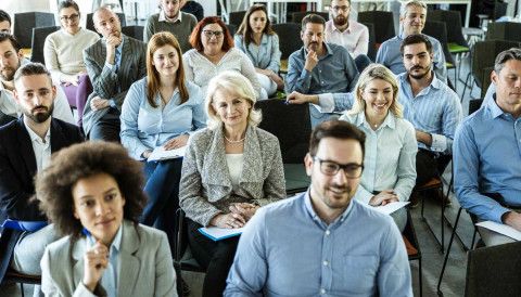 Experimenteren met een congres of voorstelling is nu echt ongepast - opiniebijdrage in FD 7 februari 2021