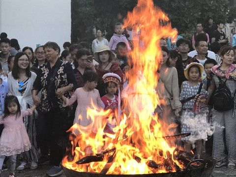China: lachen of leren - column DFT 10 februari